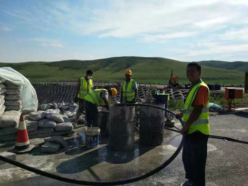 赤峰公路地聚物下沉注浆